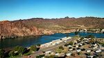 Jeg kører via Parker Dam tilbage til Arizona siden og camperer i  Buckskin Mountain State Park.