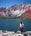 Convict Lake ligger meget flot, og det bliver ikke ringere ved, at vi hurtigt fanger tre ørreder i søen. Convict Lake ligger meget flot, og det bliver ikke ringere ved, at vi hurtigt fanger tre ørreder i søen.