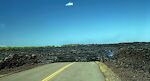Ny lava spærrer vejen (Hwy 130, som fortsætter i Chain of Craters Road) i Kalapana. Ny lava spærrer vejen (Hwy 130, som fortsætter i Chain of Craters Road) i Kalapana.