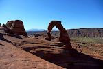 Den mest berømte stenbue i Utah, Delicate Arch, åbenbarer sig. Den mest berømte stenbue i Utah, Delicate Arch, åbenbarer sig.