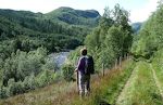På vej op igennem Gjølsløysdalen. Bemærk broen over elven. På vej op igennem Gjølsløysdalen. Bemærk broen over elven.