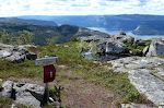 Toppen af Venelifjell er nået i en højde af 900 m. Toppen af Venelifjell er nået i en højde af 900 m.