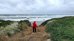 Næste dag (søndag) har vi en kraftig pålandsvind, og havet viser tænder. Næste dag (søndag) har vi en kraftig pålandsvind, og havet viser tænder.