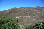 Mirador Del Time ligger på toppen af denne klippeside, som er nordsiden af kløften Barranco de las Angustias (taget fra bilen).