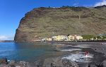 Barranco de las Angustias udmunder ved Puerto de Tazacorte, hvor der er en flot strand med sort lavasand.
