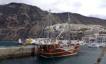 'Flipper Uno', der er udsmykket som et piratskib, er den mest populære. Ligesom de fleste andre både sejler den turister til Masca kløften. 'Flipper Uno', der er udsmykket som et piratskib, er den mest populære. Ligesom de fleste andre både sejler den turister til Masca kløften.