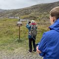 Her står der 3 km til Reykjadalur, men afstanden fra parkeringspladsen til de varme kilder er godt 4 km, så det blev en tur på godt 8 km. Her står der 3 km til Reykjadalur, men afstanden fra parkeringspladsen til de varme kilder er godt 4 km, så det blev en tur på godt 8 km.