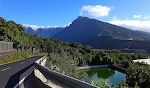 Fra Barranco de las Angustias kan vi kigge op i La Palmas store krater, Caldera de Taburiente. Bjerget på den anden side hedder Pico Bejenado. Fra Barranco de las Angustias kan vi kigge op i La Palmas store krater, Caldera de Taburiente. Bjerget på den anden side hedder Pico Bejenado.