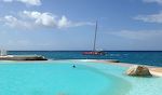 Hver morgen sejler der en masse både langs kysten. De sejler turister fra Bayahíbe til Saona Island.