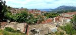I Platanos går jeg op på en af de øverste gader og tager dette panorama billede mod sydvest.