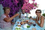 Tapas på terrassen med Sylvia og Peter, vores værtspar.