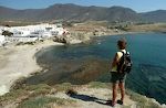 Vandet er utroligt klart og giver os stor lyst til en snorkeltur, men vi beslutter at vente til Cabo de Gata.