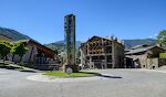Jeg kommer tilbage til Ordino gennem denne rundkørsel, som har en flot 'obelisk' i midten.