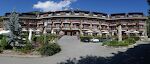 På et panorama billede kan jeg få hele hotellet med på bekostning af de lige linjer.
