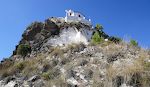 Vi har nået Ermita Cristo del Zapato med sin dramatiske beliggenhed på toppen af Cerro Chinchirilla i en højde af ca. 1040 m. Det er 410 m over vores startsted. Gunhild er gået i forvejen. Vi har nået Ermita Cristo del Zapato med sin dramatiske beliggenhed på toppen af Cerro Chinchirilla i en højde af ca. 1040 m. Det er 410 m over vores startsted. Gunhild er gået i forvejen.