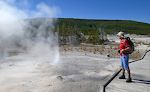 Vixen Geyser, en lille gejser, som går i udbrud hvert 8. minut (se video). Vixen Geyser, en lille gejser, som går i udbrud hvert 8. minut (se video).