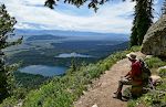 Længere oppe får vi udsigt til Bradley Lake og Taggart Lake. Længere oppe får vi udsigt til Bradley Lake og Taggart Lake.