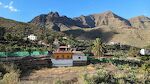 I forgårs ankom vi til vores lejede hus i El Hoyo på Gran Canaria. Gunhild står på tagterrassen og vinker. I forgårs ankom vi til vores lejede hus i El Hoyo på Gran Canaria. Gunhild står på tagterrassen og vinker.