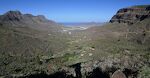 Vi nærmer os passet Degollada de La Aldea og har herfra en flot udsigt mod nord, hen over La Aldea og ud til kysten. Vi nærmer os passet Degollada de La Aldea og har herfra en flot udsigt mod nord, hen over La Aldea og ud til kysten.