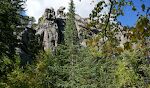 Udsigt til klipperne på den modsatte (nordlige) side af Pine Creek. Udsigt til klipperne på den modsatte (nordlige) side af Pine Creek.