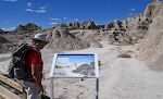 Fossil Exhibit Trail er et kort loop på en gangbro med skilte, som fortæller om landskabet og de fossiler, man har fundet i området. Fossil Exhibit Trail er et kort loop på en gangbro med skilte, som fortæller om landskabet og de fossiler, man har fundet i området.