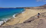 Bag os ses Playa del Pozo, en af de fire større strande på denne kyst. Bag os ses Playa del Pozo, en af de fire større strande på denne kyst.