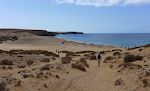 Vi går langs kysten mod Lanzarotes sydspids og kommer her til den første strand, Playa Mujeres. Vi går langs kysten mod Lanzarotes sydspids og kommer her til den første strand, Playa Mujeres.