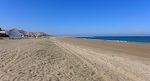 Stranden hedder i hvert fald Yiti Beach på kortet, en flot strand uden et menneske.
