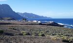 Næste dag har jeg planlagt at gå fra hotellet langs kysten mod nord, lidt længere end sidst. Jeg går rundt om Barranquillo Caleta og har en flot, klar udsigt mod hotellet og Tamadaba bjergene mod syd. Næste dag har jeg planlagt at gå fra hotellet langs kysten mod nord, lidt længere end sidst. Jeg går rundt om Barranquillo Caleta og har en flot, klar udsigt mod hotellet og Tamadaba bjergene mod syd.