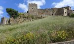 Den gamle borg i Castellar rummer foruden de gamle fæstningsværker også en landsby, som stadig er beboet.