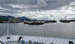 Indsejling til Brønnøysund. Byen siges at være Norges midtpunkt i nord-syd retningen.