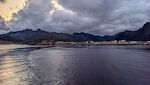 Tilbage på MS Nordnorge, hvor vi stævner ud fra Svolvær lige efter solnedgang. Tilbage på MS Nordnorge, hvor vi stævner ud fra Svolvær lige efter solnedgang.