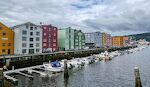 Jeg går en tur i Trondheim og er her på broen over Kanalen. Jeg går en tur i Trondheim og er her på broen over Kanalen.