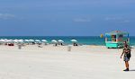Vi går en lille tur på stranden i Miami Beach. Vi går en lille tur på stranden i Miami Beach.