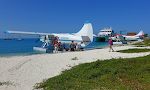 I mellemtiden er færgen fra Key West også kommet ind. I mellemtiden er færgen fra Key West også kommet ind.