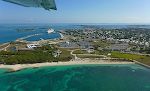 Vi er startet med vandflyver fra Key West mod Dry Tortugas. Til venstre ses Fort Zachary Taylor. Vi er startet med vandflyver fra Key West mod Dry Tortugas. Til venstre ses Fort Zachary Taylor.