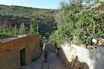 Vi tager tidligt afsted for at gå en tur, inden det bliver alt for varmt. Her er vi på vej ned i Barranco del Río Santo ved byen Albuñuelas, som ligger 1½ km fra vores hus.