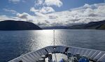 Vi er på vej ind i Magerøysundet mellem fastlandet og Magerøya, som er den ø, Nordkapp ligger på.