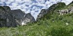 I Death Canyons munding er der et lille vandfald i højre side. Nogle vandrere vender om her. I Death Canyons munding er der et lille vandfald i højre side. Nogle vandrere vender om her.