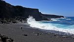Vi når ned til Playa del Paso, hvor det ikke er tilladt at svømme. 'Muy peligroso' sagde en park ranger, som vi mødte på stien. Vi når ned til Playa del Paso, hvor det ikke er tilladt at svømme. 'Muy peligroso' sagde en park ranger, som vi mødte på stien.