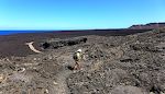 Denne sti langs kysten er det eneste sted, hvor det er tilladt at gå på egen hånd i Timanfaya. Denne sti langs kysten er det eneste sted, hvor det er tilladt at gå på egen hånd i Timanfaya.