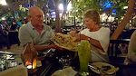 Der serveres Yemeni brød på Simons anbefaling.