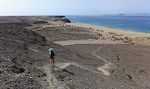 Vi er igen på vej langs Papagayo-strandene. Foran os er Playa Mujeres, og snorkelbåden ligger der igen.