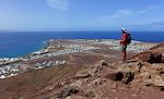 Udsigt til fyrtårnet, Faro de Pechiguera, på Lanzarotes sydvestlige hjørne.