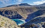Stranden for enden af Barranco del Juncal hedder naturligvis Playa del Juncal. I baggrunden ses Amagro bjergene, hvor jeg var oppe den 8. december. Stranden for enden af Barranco del Juncal hedder naturligvis Playa del Juncal. I baggrunden ses Amagro bjergene, hvor jeg var oppe den 8. december.